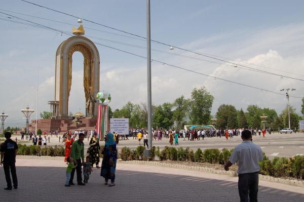 Exkursion_Tadschikistan_Platz.jpg